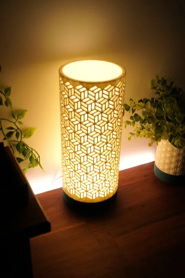 Pla_Geometric_Lattice_Cylindrical_Table_Lamp
