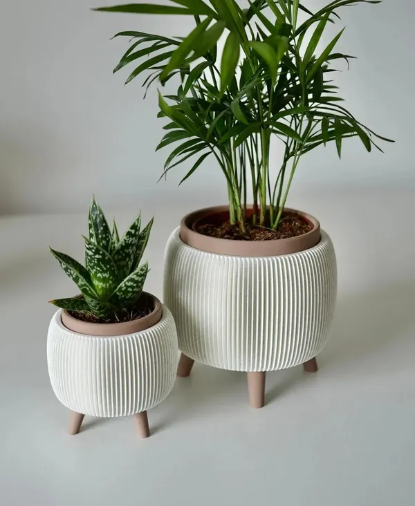 White_Ribbed_Elevated_Planter_Pots_Set