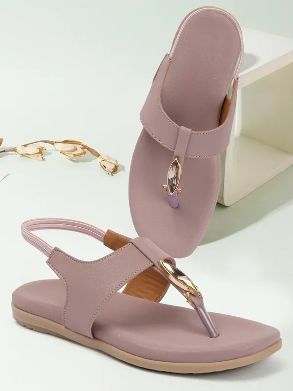 Dusty_Rose_Handcrafted_Embellished_Toe-Ring_Chappal