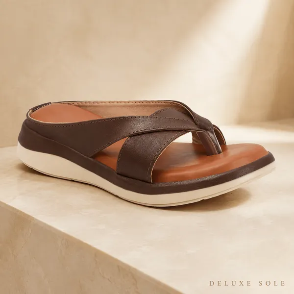 Brown_Handcrafted_Cushioned_Wedge_Chappal