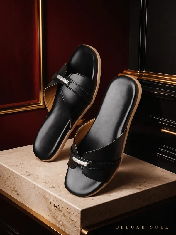Black_Handcrafted_Cushioned_Rhinestone_Slide_Chappal