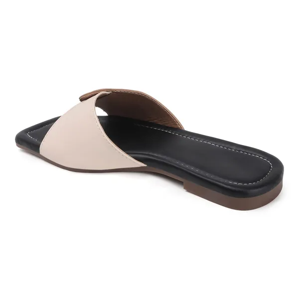 Cream_&_Black_Handcrafted_Geometric-Strap_Flat_Chappal