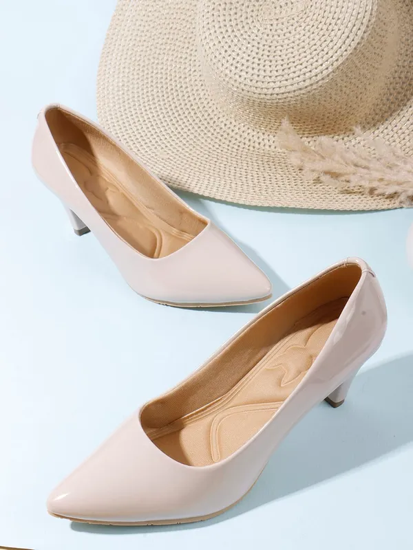 Nude_Handcrafted_Patent_Pointed-Toe_Heel_Belly
