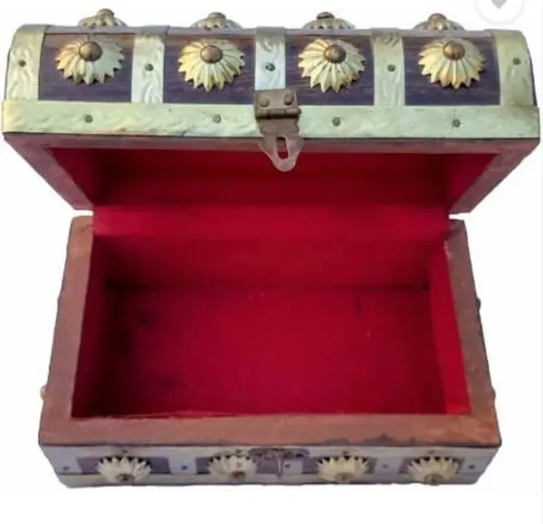 Wooden_Jewelry_Storage_Box