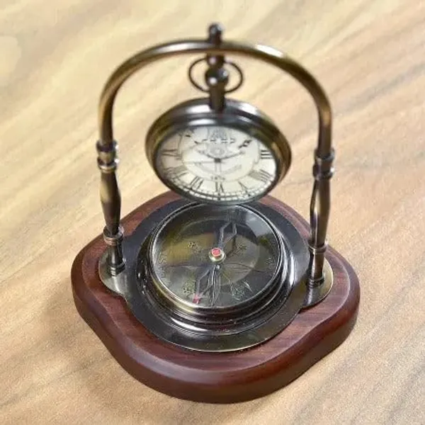Desk_Watch_And_Compass