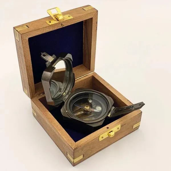 Brass_Brunton_Pocket_Compass