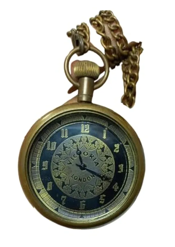 Pocket_Watch_With_Chain_And_Leather_Case