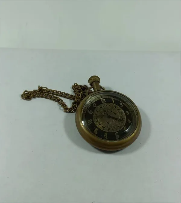 Pocket_Watch_With_Chain_And_Leather_Case