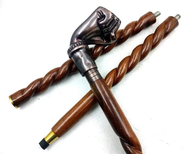 Wooden_Walking_Cane_With_Hand_Shaped_Handle