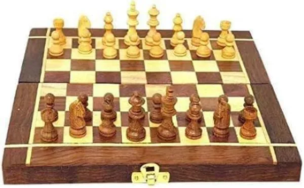 Wooden_Chess_Set_With_Foldable_Board