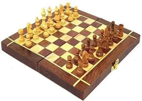 Wooden_Chess_Set_With_Foldable_Board