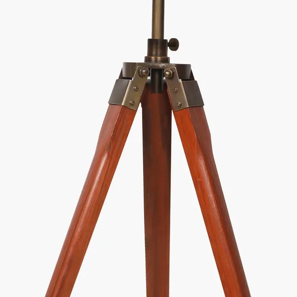 Tripod_Floor_Lamp