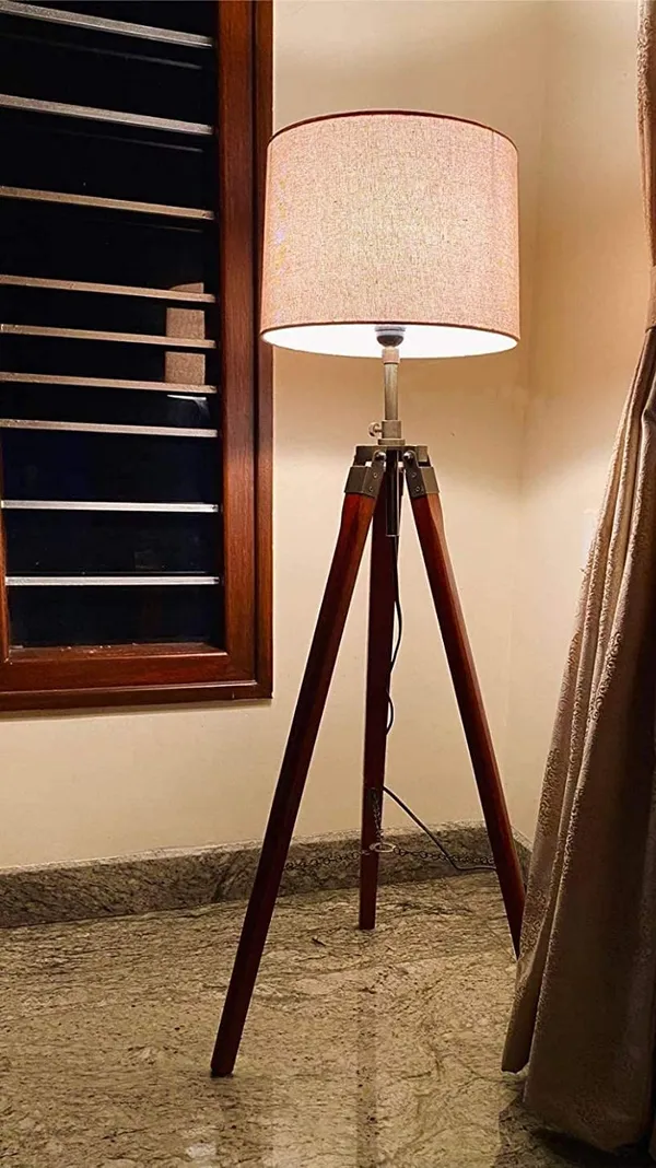 Tripod_Floor_Lamp