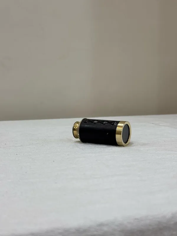 Brass_Telescope_With_Leather_Case