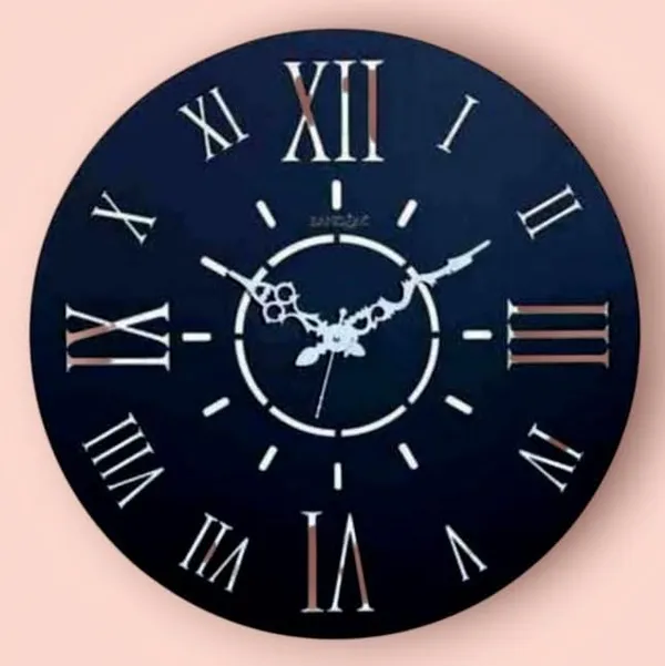 Metal_Wall_Clock_With_Roman_Numerals