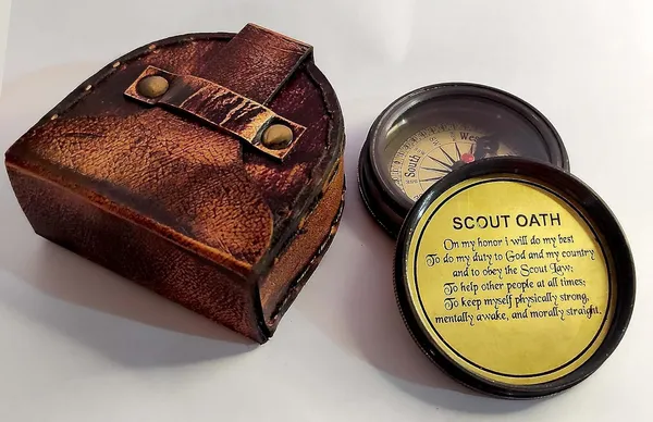 Boy_Scouts_Compass_With_Leather_Cover