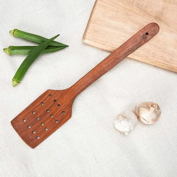 Wooden_Spatula_With_Holes