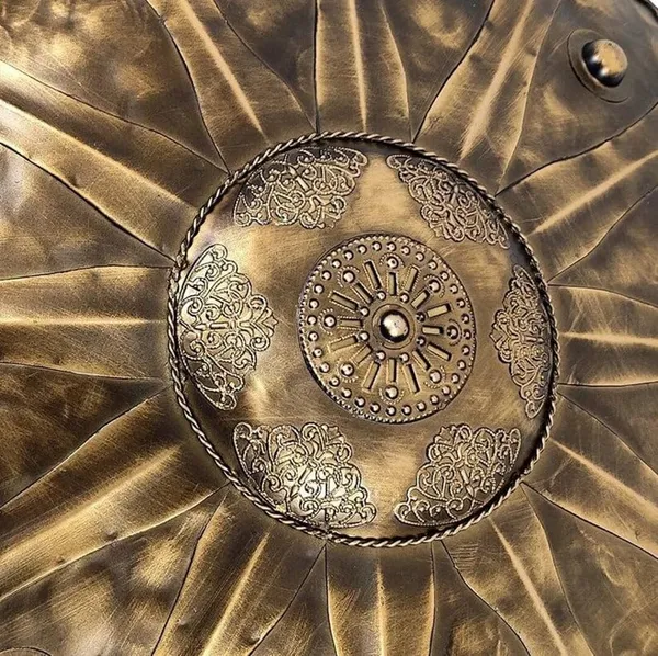 Metal_Shield_Prop_Replica_With_Arm_Straps
