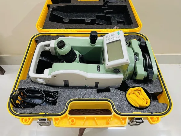 Electronic_Theodolite