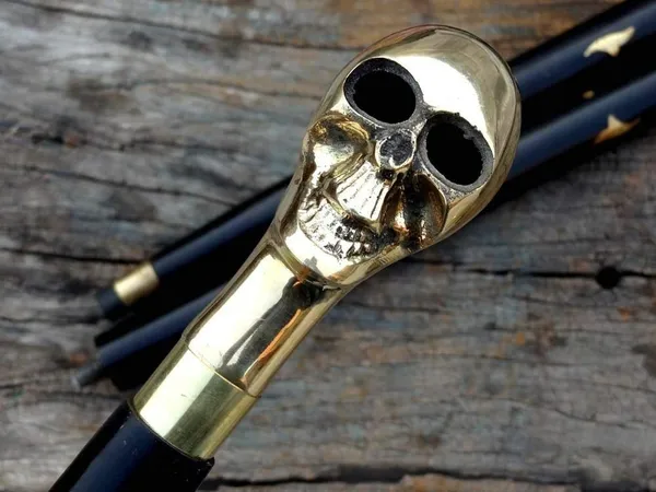 Walking_Stick_With_Skull_Handle