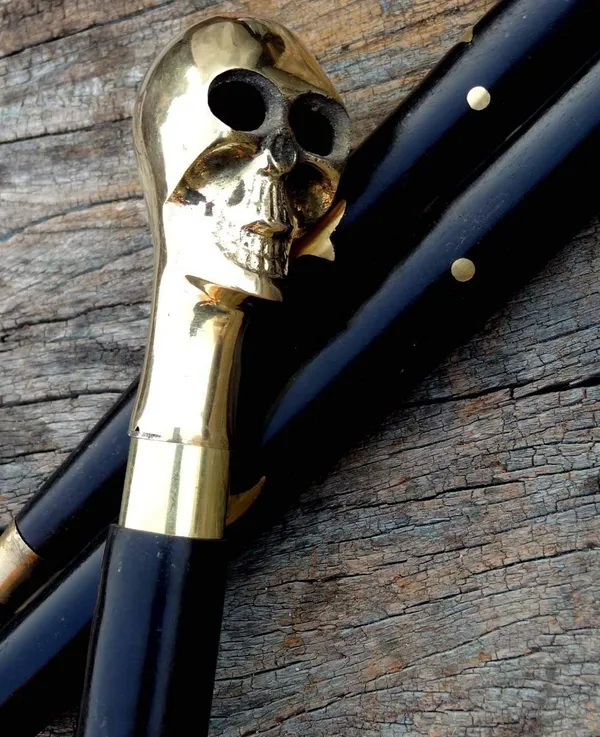 Walking_Stick_With_Skull_Handle