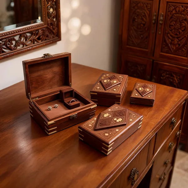 Wooden_Box_Set_For_Jewelry_And_Keepsakes