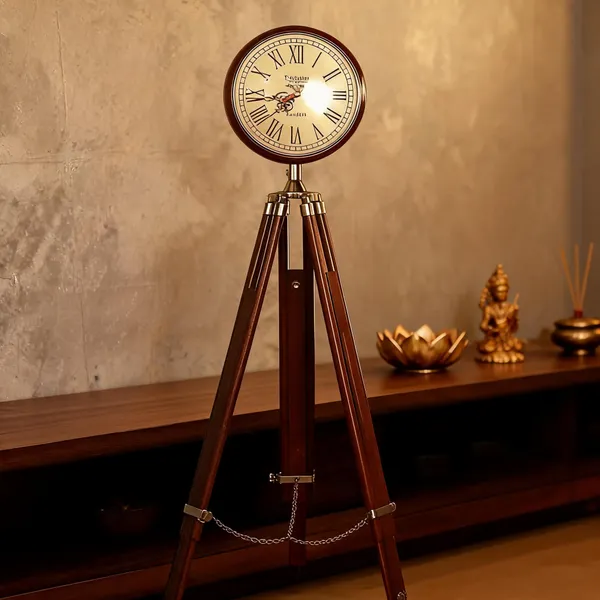 Wooden_Tripod_Clock