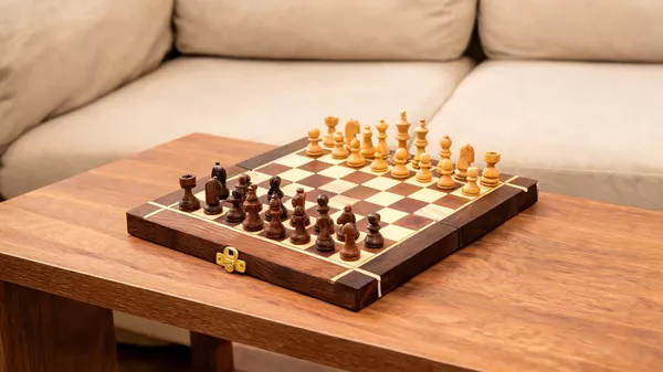 Wooden_Chess_Set_With_Foldable_Board