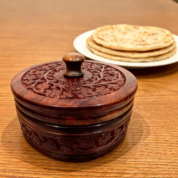 Rosewood_Chapati_Box_With_Engraved_Design