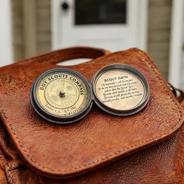 Boy_Scout_Compass_With_Oath