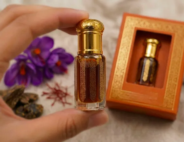 Al_Firdaus_Oud_Saffron_Attar_Perfume_Oil