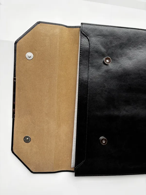 Black_Vegan_Leather_Envelope_Clutch_For_Women
