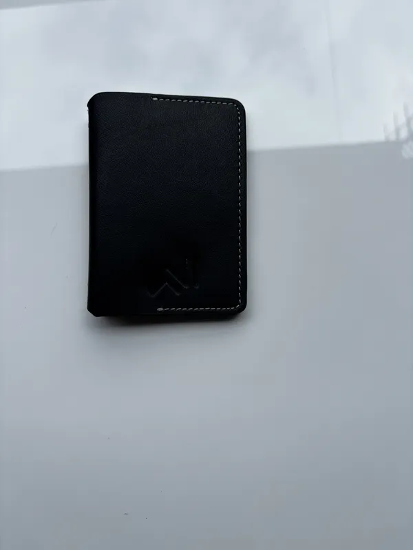 Black_Genuine_Leather_Bifold_Wallet_For_Men