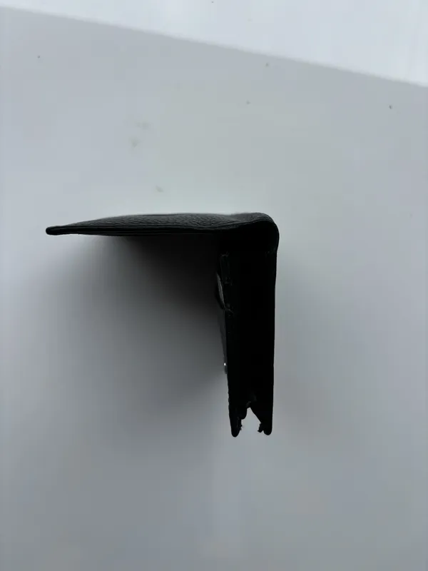 Black_Genuine_Leather_Bi-Fold_Wallet_For_Men