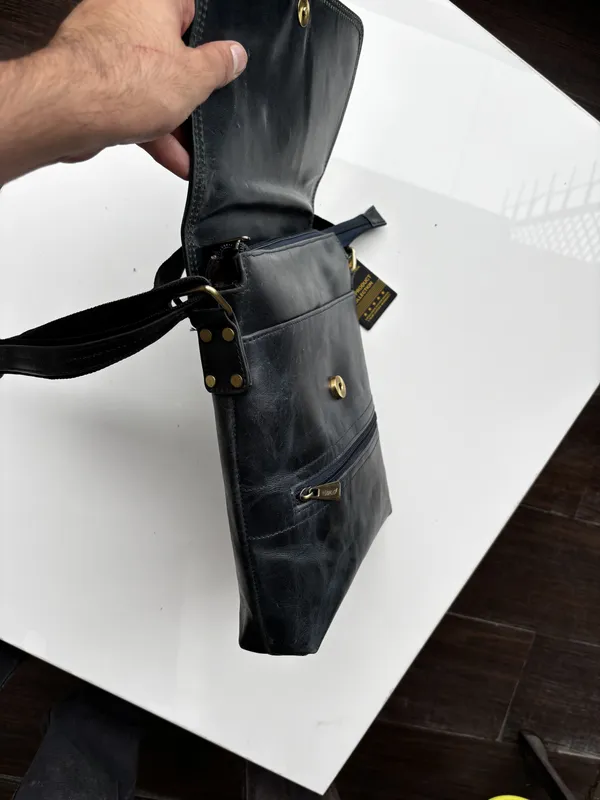 Black_Genuine_Leather_Crossbody_Sling_Bag_For_Men