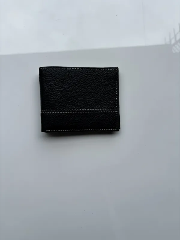 Black_Genuine_Leather_Bi-Fold_Wallet_For_Men
