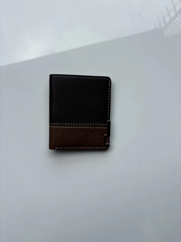 Black_Genuine_Leather_Bifold_Wallet_For_Men