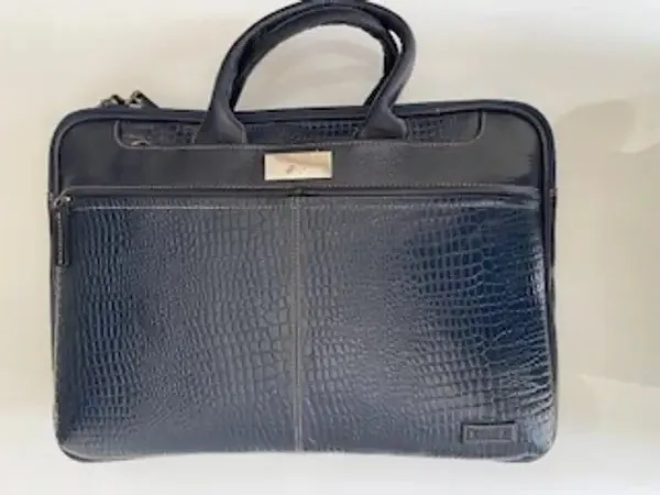 Navy_Vegan_Leather_Laptop_Bag_For_Office