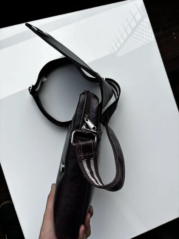 Black_Genuine_Leather_Sling_Bag_For_Men
