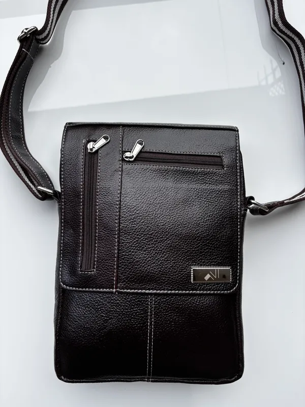 Black_Genuine_Leather_Sling_Bag_For_Men