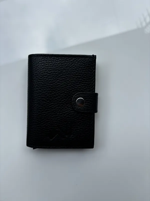 Black_Genuine_Leather_Compact_Wallet_For_Men