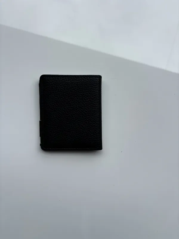 Black_Genuine_Leather_Bi-Fold_Card_Wallet_For_Men
