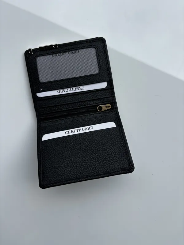 Black_Genuine_Leather_Bi-Fold_Card_Wallet_For_Men