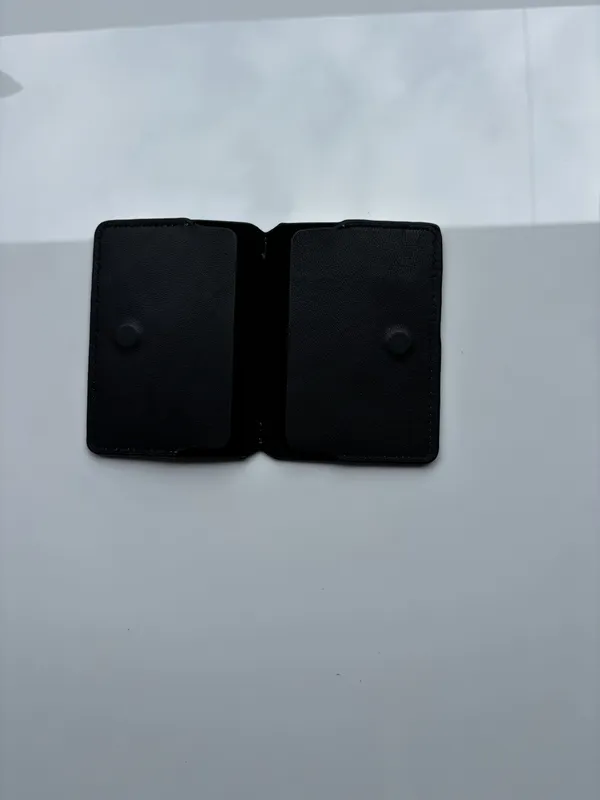 Black_Genuine_Leather_Bifold_Wallet_For_Men