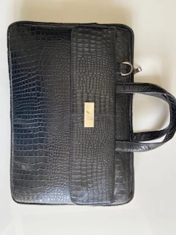 Black_Vegan_Leather_Laptop_Bag_For_Office