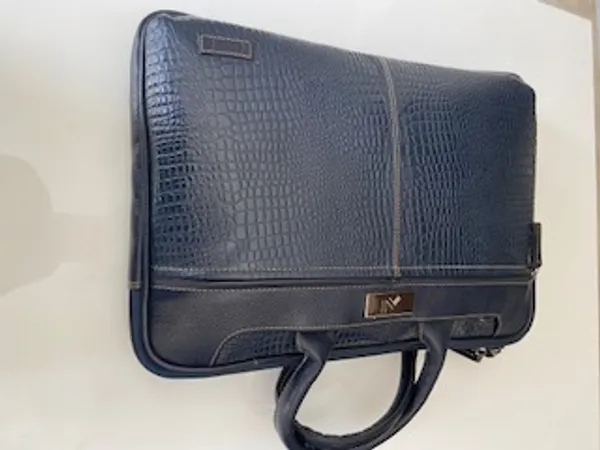 Navy_Vegan_Leather_Laptop_Bag_For_Office