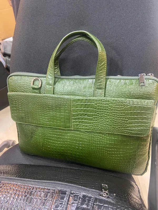 Green_Vegan_Leather_Laptop_Bag_For_Office
