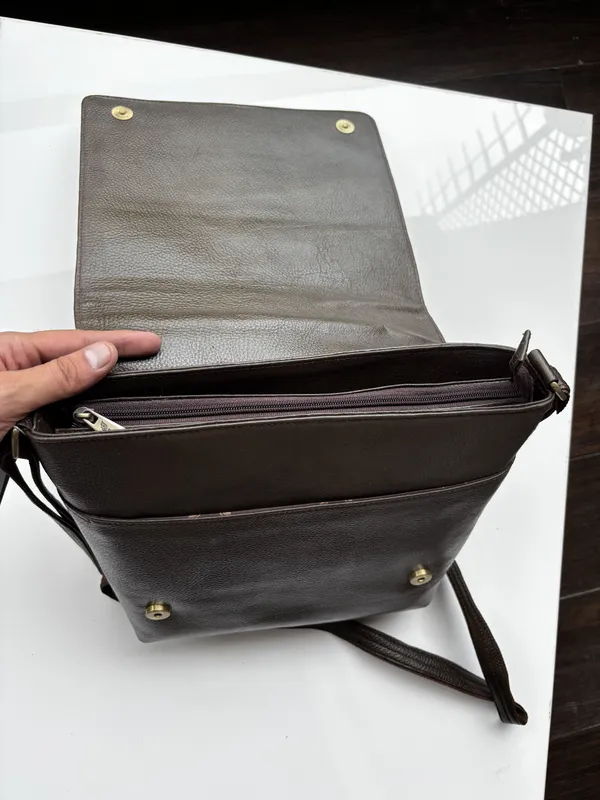 Black_Genuine_Leather_Sling_Bag_For_Men