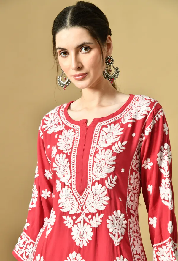 Onion_Pink_Rayon_Hand-Embroidered_Chikankari_Kurta_with_Elegant_White_Floral_Design