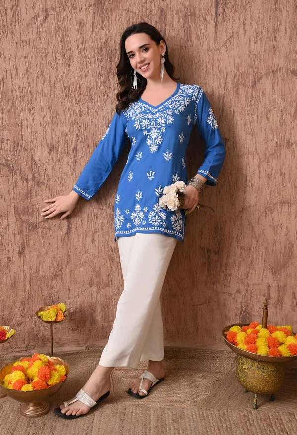 Blue_Elegant_Hand-Embroidered_Chikankari_Floral_Lucknowi_Kurti